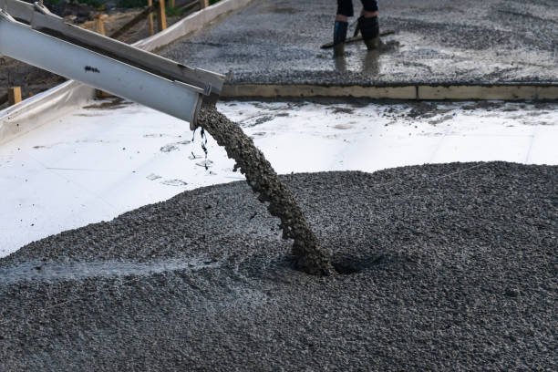 Best Custom Concrete Contractor  in Holly, MI